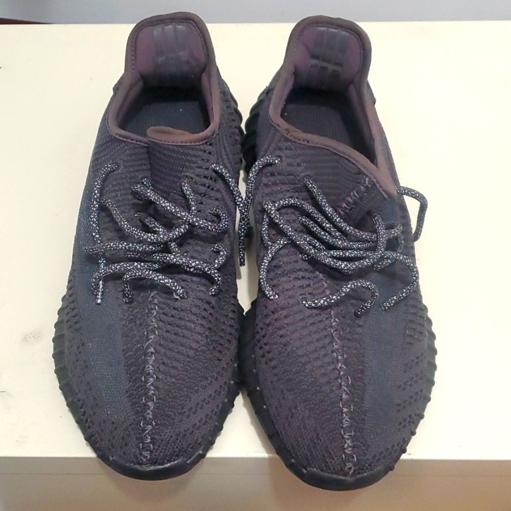 Men's YEEZY size 11